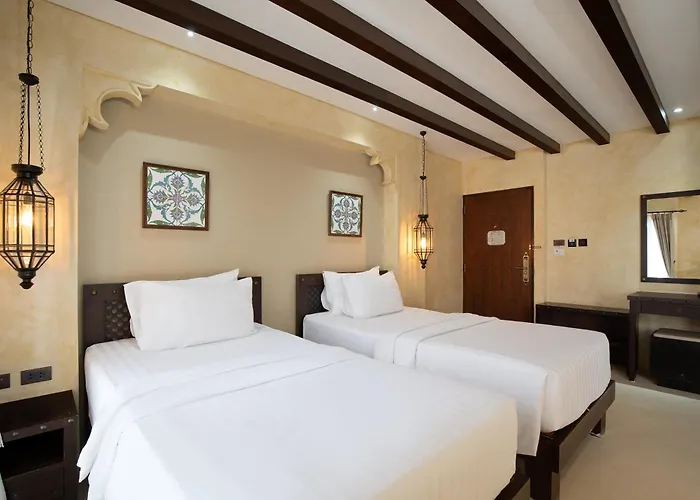 Dewan Hotel 3*